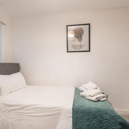 Zeni, Ouse Court 2 Bedroom *