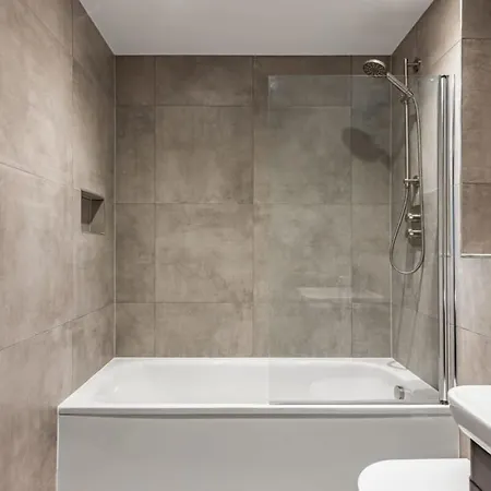 Zeni, Ouse Court 2 Bedroom Apartment