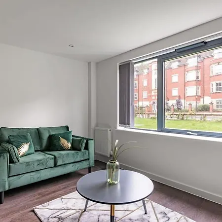 Zeni, Ouse Court 2 Bedroom Apartment