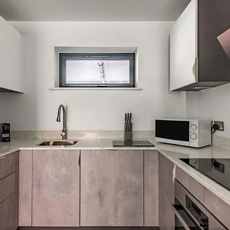 Zeni, Ouse Court 2 Bedroom Appartement