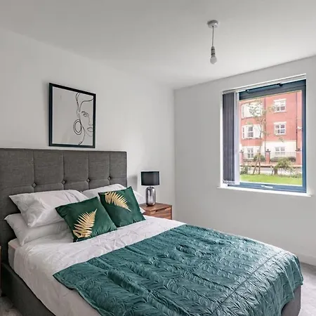 Zeni, Ouse Court 2 Bedroom