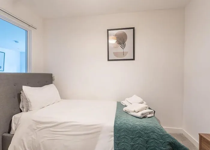 Zeni, Ouse Court 2 Bedroom *