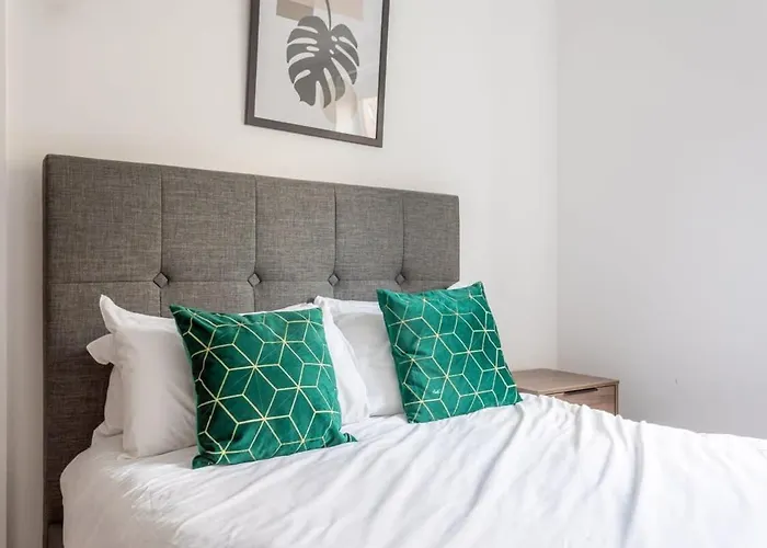 Zeni, Ouse Court 2 Bedroom * York