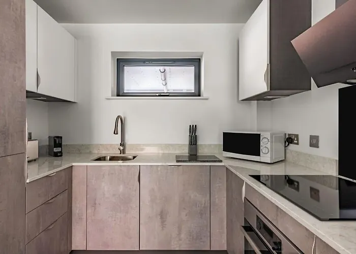 Zeni, Ouse Court 2 Bedroom Lägenhet